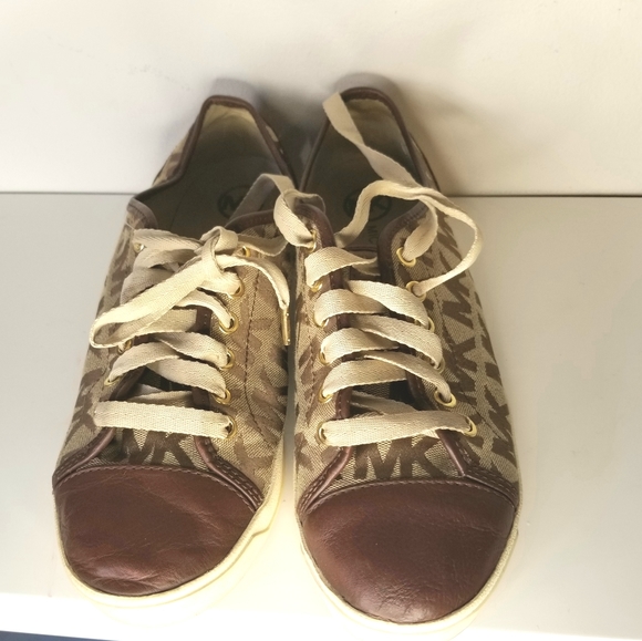 Michael Kors Sneakers - Picture 3 of 6